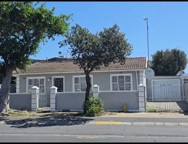3 BEDROOM HOUSE FOR SALE IN GUGULETU